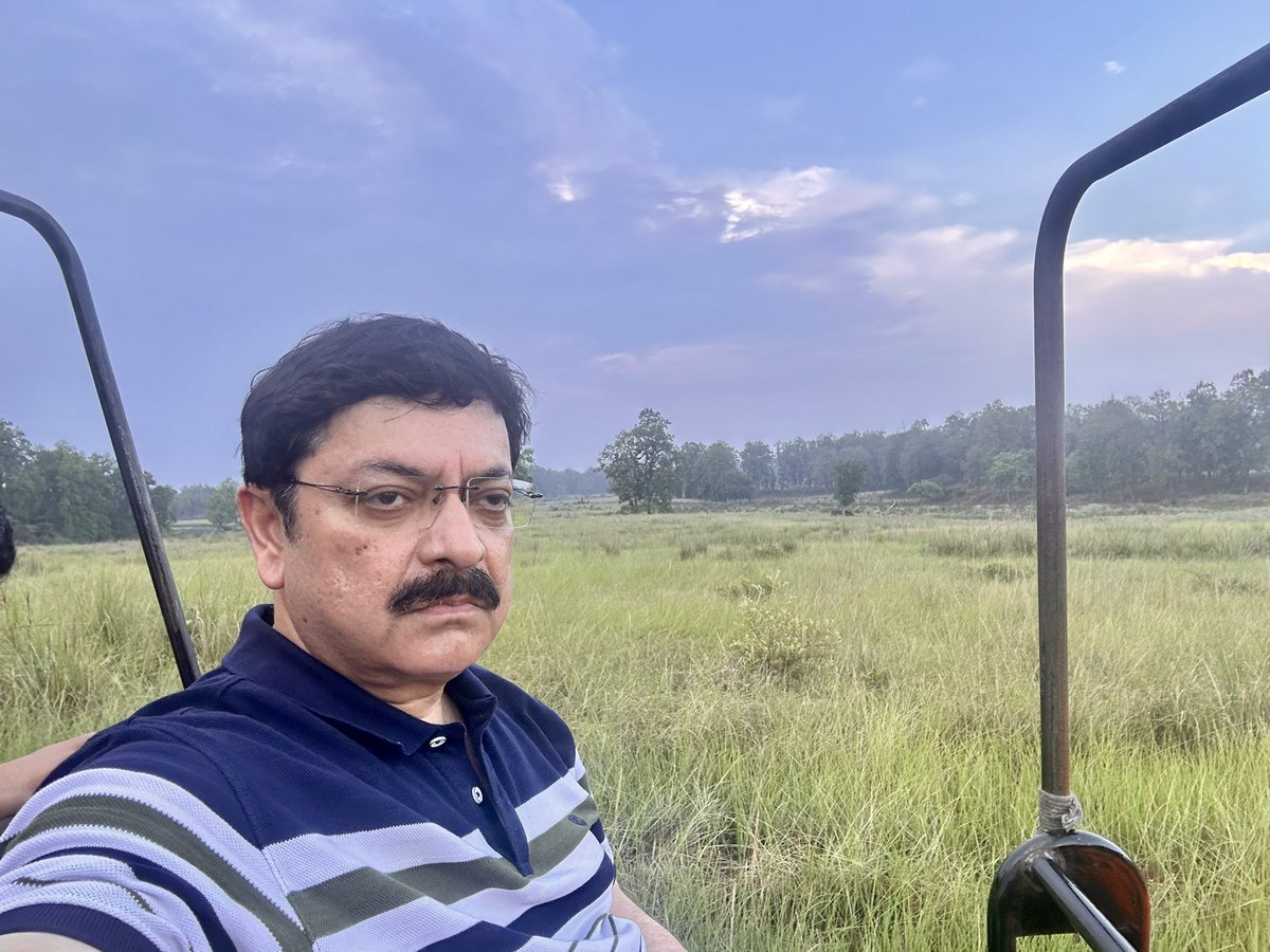 varunkapoor170's tweet photo. Ready for a rainy season drive through the most breathtakingly beautiful forests of Central India!
@ Kanha Tiger Reserve, MP
#MyTravels
#MyIndia
#MyWild
#KanhaTR
#StatelyForests
#LandOfTheTiger
#TravelContinues
#varunkapoorips https://t.co/bean4IBRYS