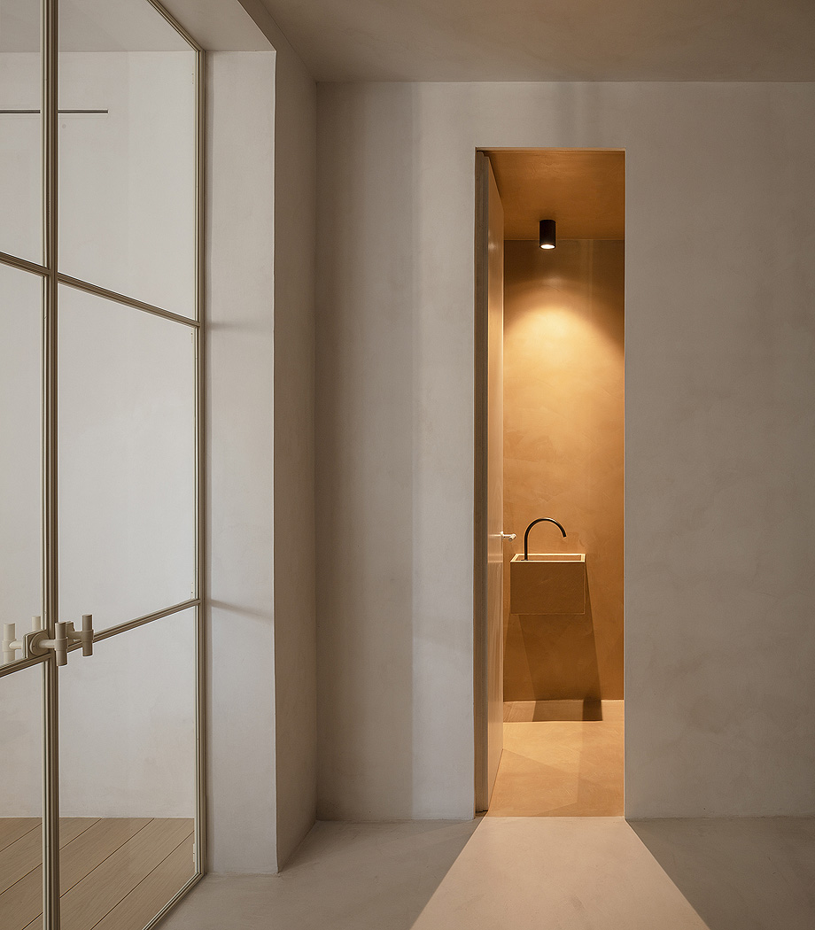 Interior_es's tweet photo. The Madrid studio BETA.ø architecture office carried out the renovation project of this apartment, located in a central neighborhood of #Madrid, creating warm #interiors in light tones.
-> Photographs: David Zarzoso
-> https://t.co/gQC8P289Pg
-> #interiorprojects https://t.co/l0ggsRxsp9