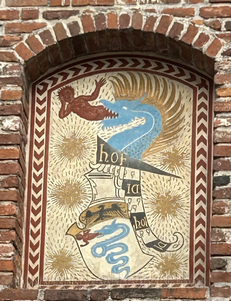 enricoreggiani2's tweet image. #walking as #worldmodel through #castellosforzesco