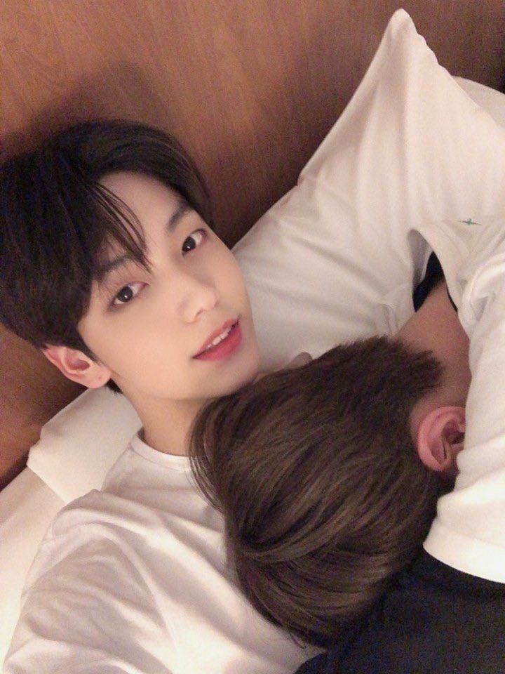 Binnie_bp's tweet photo. 🔞 Fic Taebin:  ¿Toro o Vaquita? 
[Soob1n bp, T4ehyun Top, Somnofilia, AU Híbridos]
Soobin afirma que es un Toro macho, pero Taehyun vé algo sospechoso en él y como el gato curioso que es, va a averiguar lo que realmente es Soobin. 
 https://t.co/mtnN5yCEhM https://t.co/m3KYw2QIP5