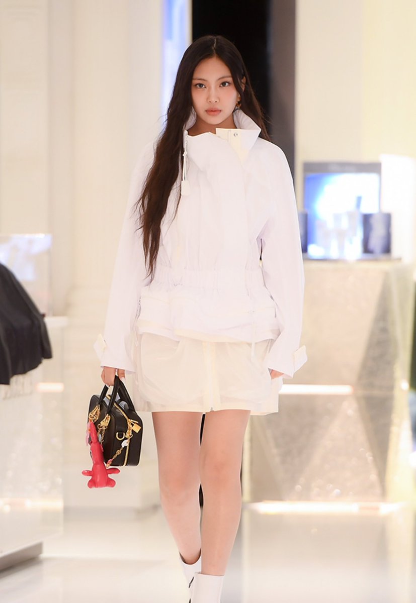 hyein pics tweet media
