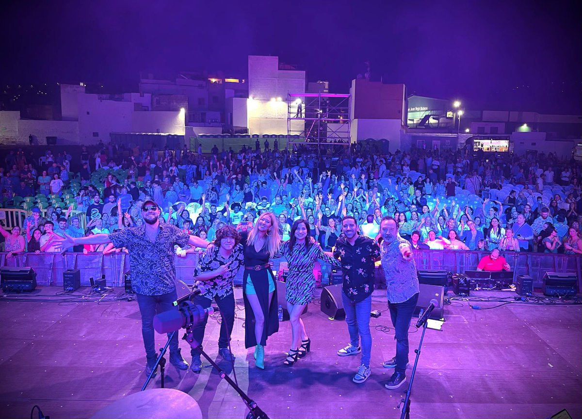 Gracias Gáldar (Gran Canaria) por una noche tan fantástica!!!
Felices 💕💕