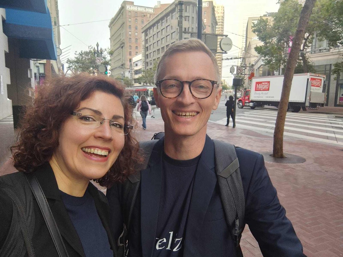 🎉 Great news from the Artelize booth! 🎉
Paola and Jan are super busy at the San Fran ACSO Conference,  among a buzzing crowd of attendees, catching up with mesmerizing Aubrey Bergauer and the fantastic ACSO staff 🤝
Stay tuned! 🎶  
eu1.hubs.ly/H0bqR920
#ACSOcon
