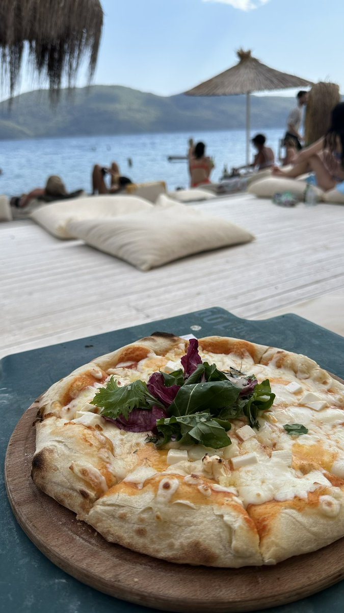 bodrumdayım şu pizzaya 20000 tl ödedim saka gibi