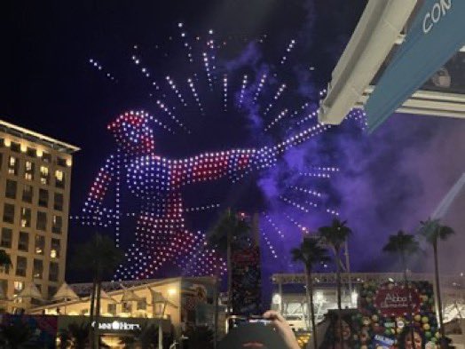 XMenUpdate's tweet photo. Deadpool and Wolverine shown tonight at San Diego Comic-Con. #SDCC https://t.co/uXAWPHNSnW