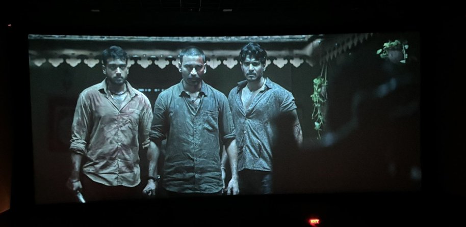 Deepanboopathy's tweet image. Just watched #Raayan and wow, what an incredible film! 🎥 @dhanushkraja and the team have truly outdone themselves.
The storyline is gripping, the performances are powerful, and every scene is a visual treat. This film is an absolute masterpiece from start to finish.
Hats off…