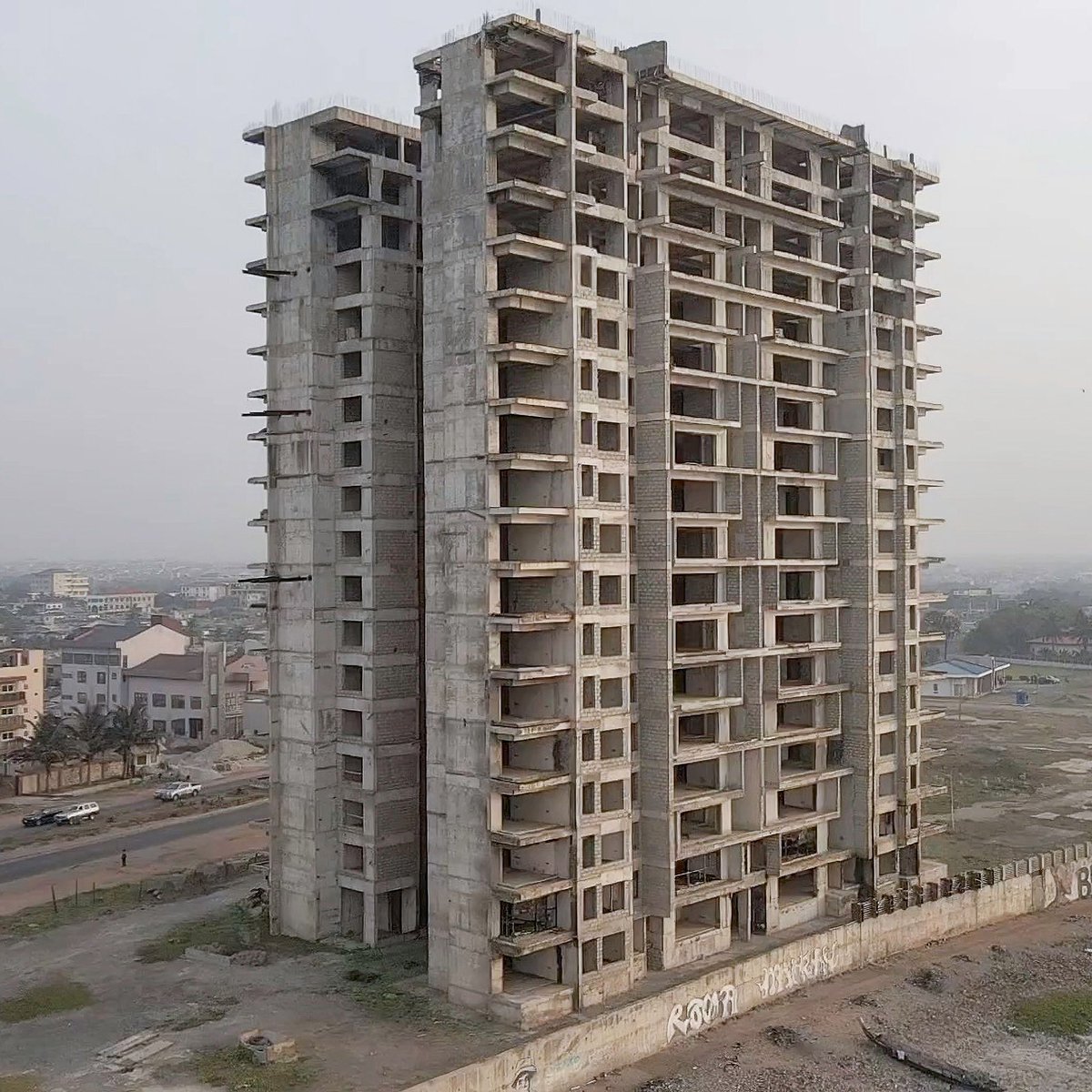 _sneakernyame's tweet image. So this building cast be that ?