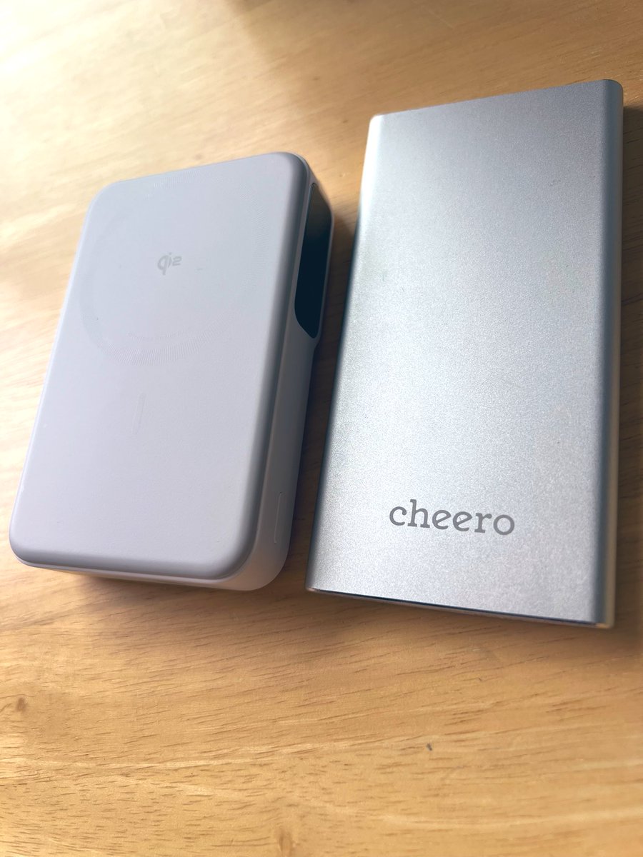 stars_2023_'s tweet image. ( ⌯'֊'⌯) 購入履歴は10年前✨

モバイルバッテリーが全く充電できなくなり10年ぶりに新しく購入。厚みも重さも価格も容量も倍…重い…ꉂ🤣𐤔
#ANKER #MagGo #PowerBank