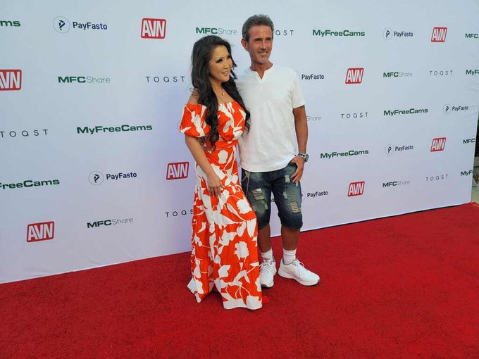 AVN house party red carpet tonight with Tia Kai. https://t.co/ozsg5zsnAO