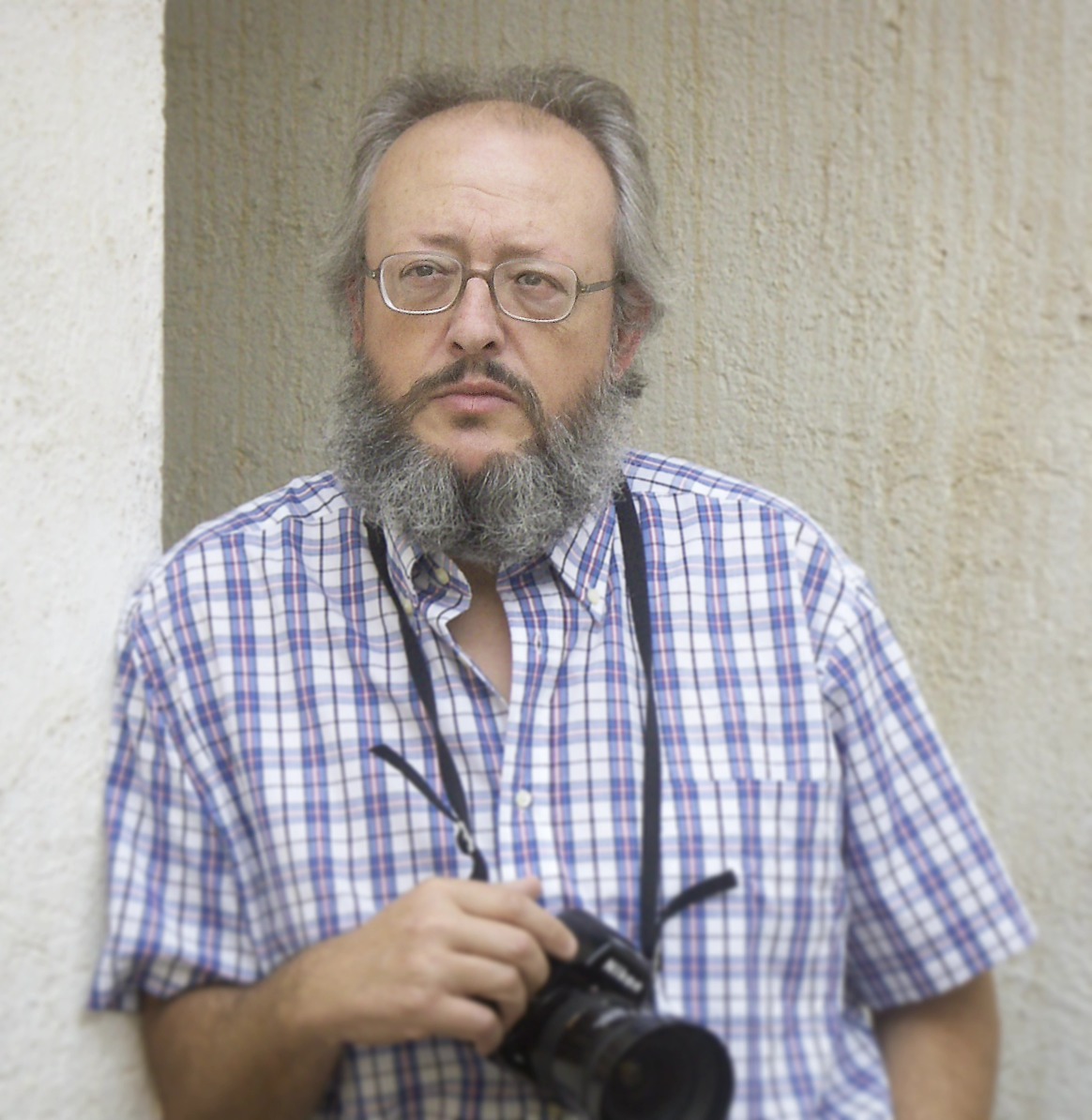 🏛El Ple de l'Ajuntament de Ripollet va aprovar ahir dijous l'acceptació de la donació del Fons fotogràfic de Miquel Alba.
📸17.747 fitxers digitals, 374 fotografies en suport paper, 2.371 fitxers negatius, 4 càmeres fotogràfiques i 3 trofeus. De l’any 1970 fins a l’any 2018.