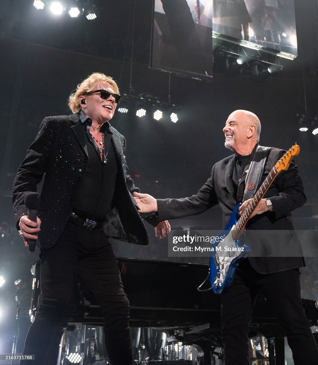 GettyVIP's tweet photo. Axl Rose joined Billy Joel on stage during Joel's final show of his Madison Square Garden residency in New York City.
More 📸 #billyjoel150 #billyjoelMSG #BillyJoel #AxlRose 👉 https://t.co/HeGnACFjc2 https://t.co/weypNPj7bK