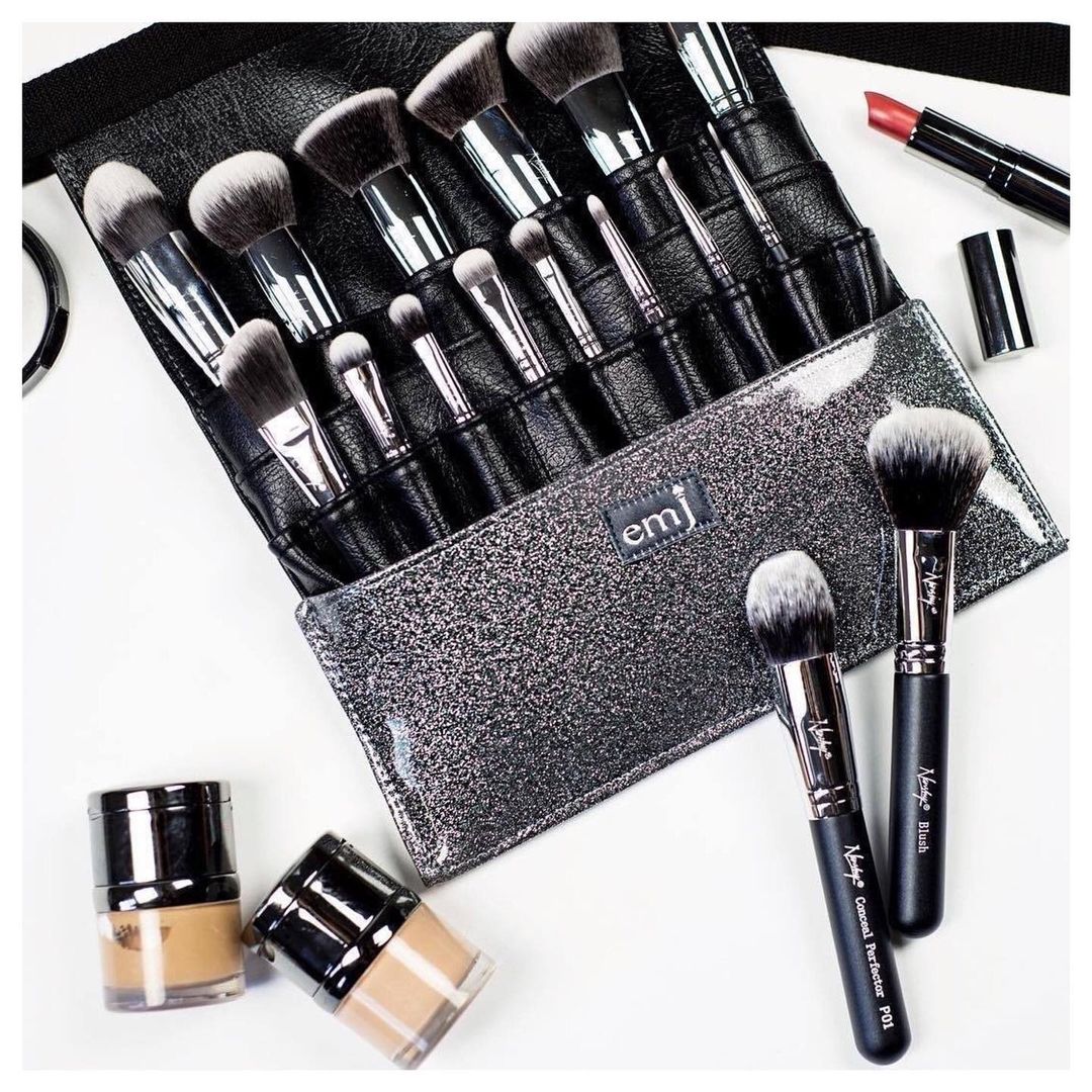 NanshyOfficial's tweet image. Nanshy’s #1 value?

To give you the best makeup experience possible. 🖤

Our brushes are designed to last. ✨🖌️

Supporting the environment shouldn’t come at the price of quality.

You can have both! 💖💖

#MakeupArtist #MakeupIdeas #MakeupBrushes #BlushBrush #Foundation