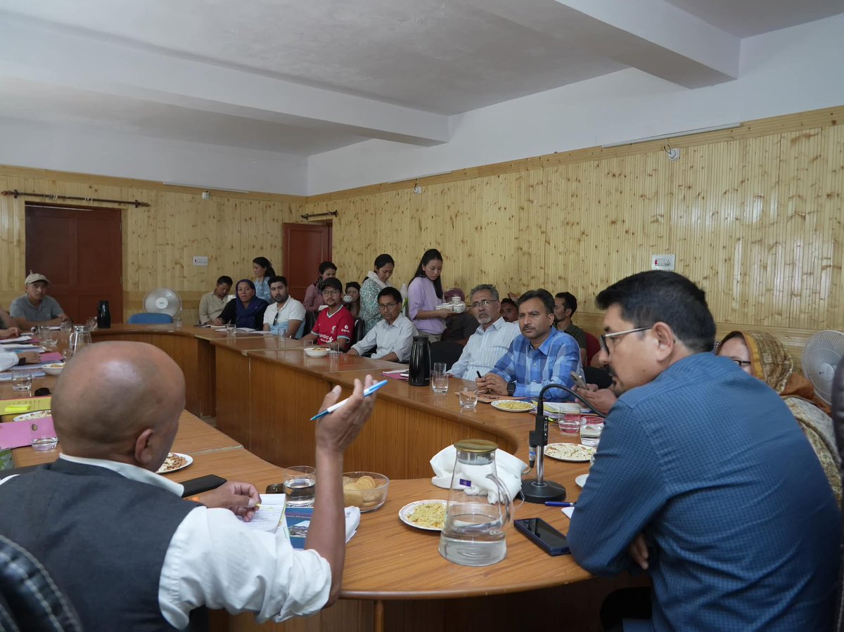 EarthNewsLadakh's tweet image. #CEC Gyalson Reviews District #CapexBudget and Urges Faster #Completion of #Projects

@lg_ladakh @tashi_gyalson @LAHDC_LEH @DIPR_Leh

10net.in/2024/07/26/cec…