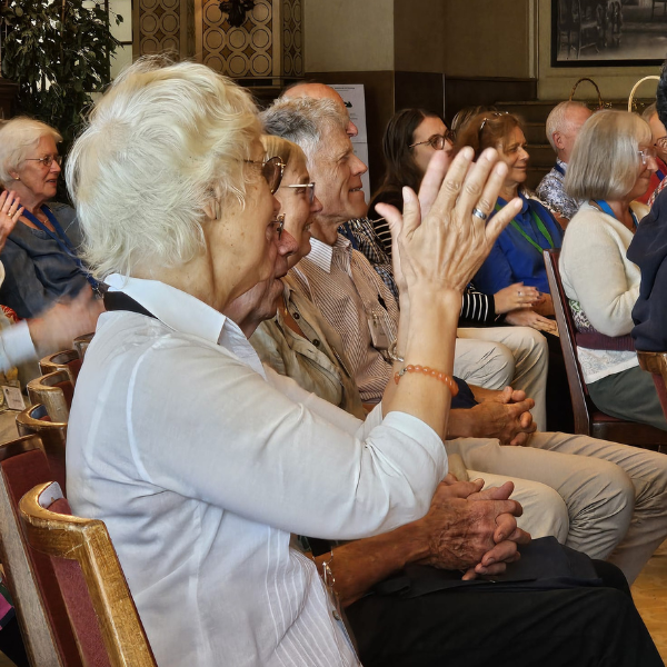 caux_iofc's tweet photo. "Think boldly. Find a vision and surround yourself with positive people, narratives, images and stories. Remind yourself that change is possible!" - @Freitag4Future, Day 4 at the #CauxIntergenerational Forum.
#cauxfoundation #cauxforum #hope #equality #bethechange #change https://t.co/ahVCRLTgAz
