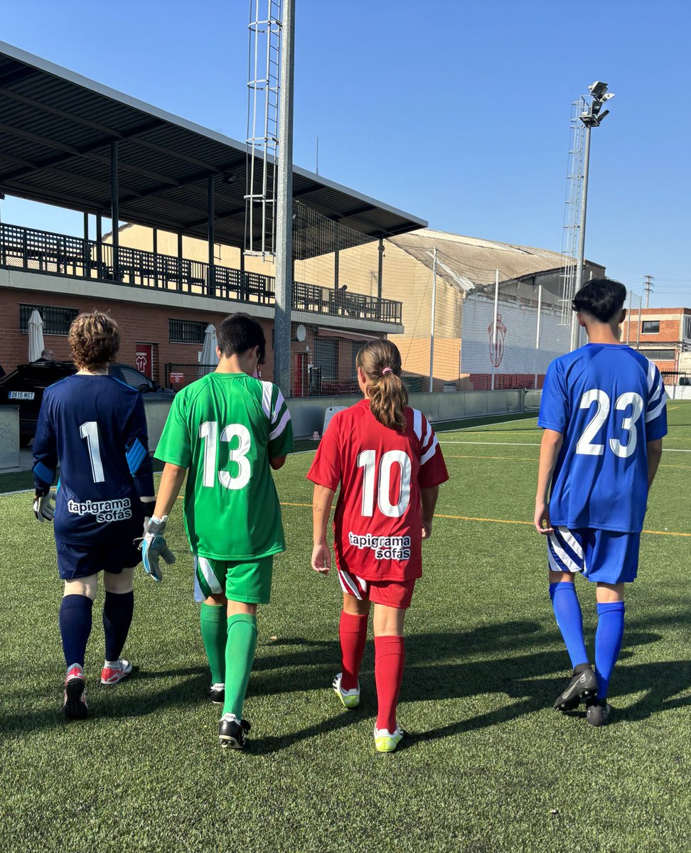 SanGregorioCD's tweet photo. 🔴 𝗘𝗦𝗧𝗔 𝗘𝗦 𝗡𝗨𝗘𝗦𝗧𝗥𝗔 𝗡𝗨𝗘𝗩𝗔 𝗣𝗜𝗘𝗟 🔴

El San Gregorio Arrabal presenta sus 𝗻𝘂𝗲𝘃𝗮𝘀 𝗲𝗾𝘂𝗶𝗽𝗮𝗰𝗶𝗼𝗻𝗲𝘀 para una temporada 2024/2025 que se presenta ilusionante. ✨

#NosVanAVerVolver
#SanGregorioArrabal https://t.co/SjKsUCrdwO