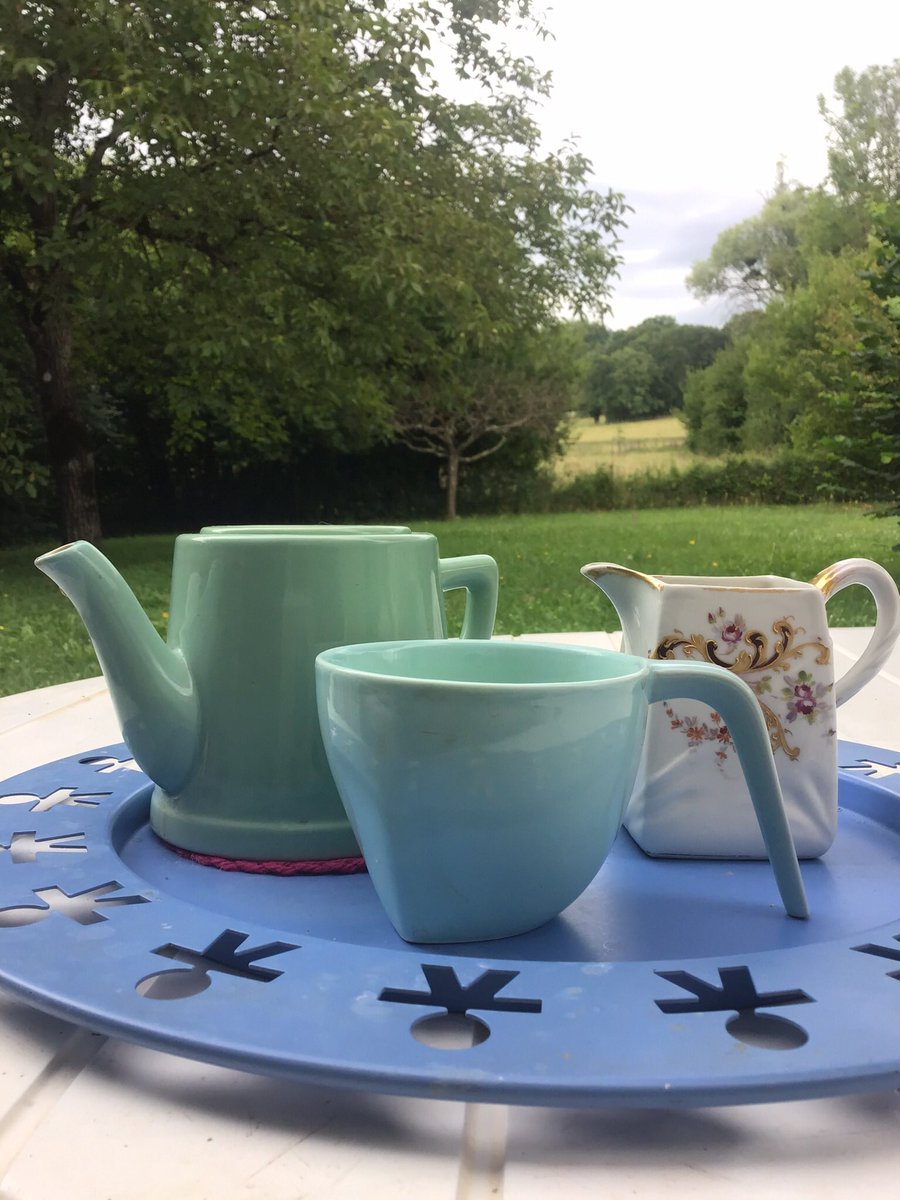 lindaamccall's tweet image. I love 🥰 a beautiful tea pot 🫖 to chill in the morning #teaaddict #france