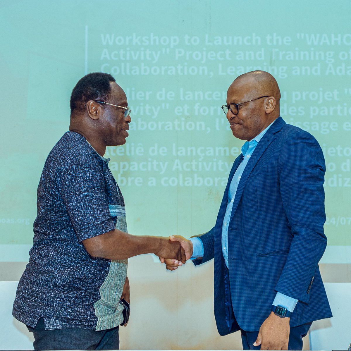 OoasWaho's tweet photo. The workshop concludes with closing remarks from @OoasWaho DG Dr. Aissi, emphasizing the importance of strategic collaboration between @OoasWaho and @USAIDWestAfrica. This partnership is key to achieving health system strengthening in West Africa. #HealthCollaboration #WAHO37 https://t.co/qKWtBt80aY