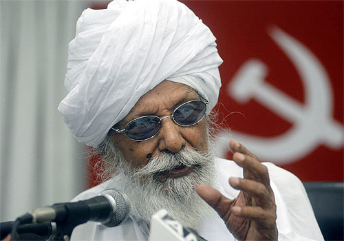 pycpim's tweet image. International capitalism sponsors fundamentalist terrorism to destroy mass movements. it is not surprising that in our own country. - Harkishan Singh Surjeet 

#CPIM #JoinCPIM