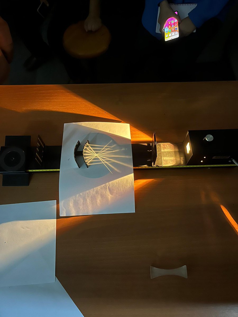 Ist_Akademiler's tweet image. Maarif Modeli İstanbul Yaz Atölyeleri kapsamında, Sayısal Bilimler Atölyelerimizin düzenlediği Fizik Laboratuvar Uygulamaları atölyesi Dr. Öğr. Üyesi Yaşar Karabul hocamızın eşliğinde Yıldız Teknik Üniversitesinde gerçekleştirildi.
@tcmeb @istanbulilmem @MucahitYentur