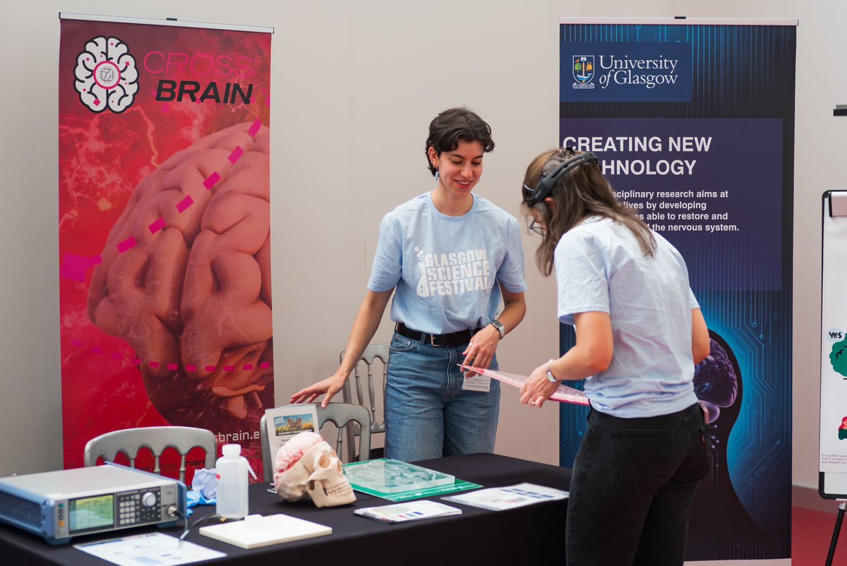 crossbrain_eic's tweet image. Nice pictures from the Glasgow science festival 
gla.ac.uk/events/science… where our team members from @UofGlasgow disseminated about Crossbrain project with amazing new outreach tools they manifactured! 🧠 
@melabg #Innovation #eic #neurotech #crossbrain