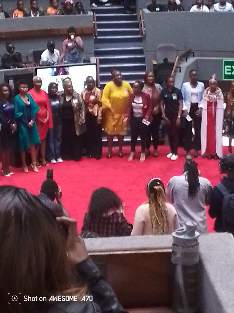 YUWMajengo's tweet photo. When you learn,teach,when you get give.
#unlimitedgirlsleadsummit
#WeTrend
@YouthAliveKenya @Oxfam @makeupbyrose1 @crawntrust @girlrising https://t.co/DTuxID6RaM