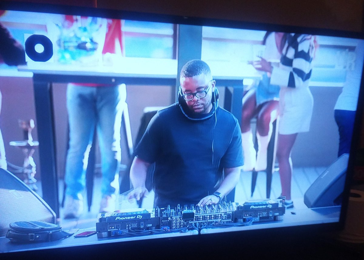 My boy <a href="/PunkMbedzi/">Punk Mbedzi</a> we don't deserve you🔥🔥😭😭 #URChannelO