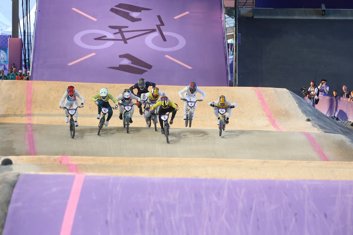 ECUADORolimpico's tweet photo. CICLISMO BMX

Alfredo Campo finaliza sexto en el Heat 2 Run 2 de las semifinales del BMX Racing en los Juegos Olímpicos #Paris2024

El ecuatoriano venía primero pero un roce con el borde de la pista lo obligó a relegarse

Resta solo una ronda más para definir quienes avanzan a la final. En la sumatoria general marcha 13°

Vamos #TeamEcuador🇪🇨💪🚴‍♂️