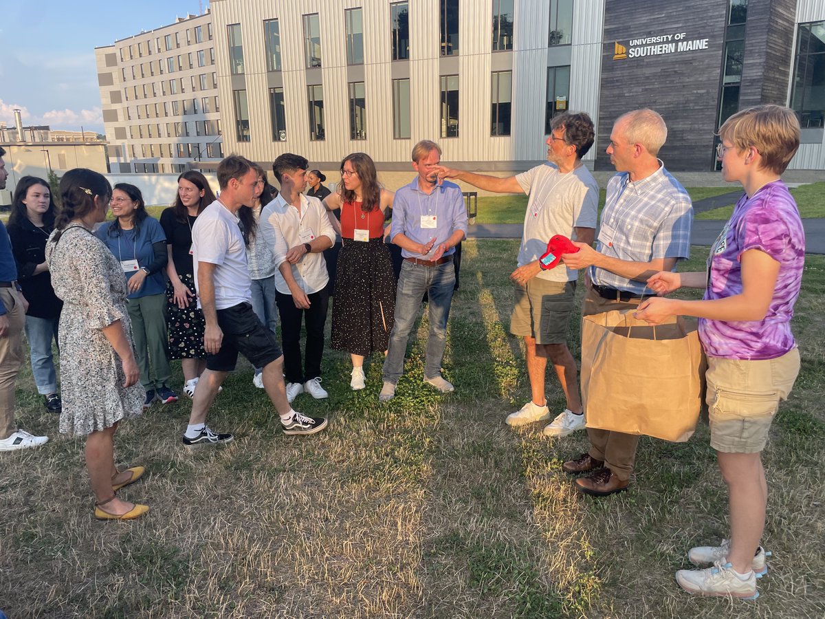 Barbara Mellone (@centromellone) on Twitter photo An absolute honor to co-chair the Centromere Biology GRC together with <a href="/iaincheeseman/">Iain Cheeseman</a>! Great science, lots of first-time attendees & speakers, massive trainees participation, speakers lunch tables, and a stimulating power hour. The future is bright for this community!🔥💪🧬🔬 An absolute honor to co-chair the Centromere Biology GRC together with <a href="/iaincheeseman/">Iain Cheeseman</a>! Great science, lots of first-time attendees & speakers, massive trainees participation, speakers lunch tables, and a stimulating power hour. The future is bright for this community!🔥💪🧬🔬