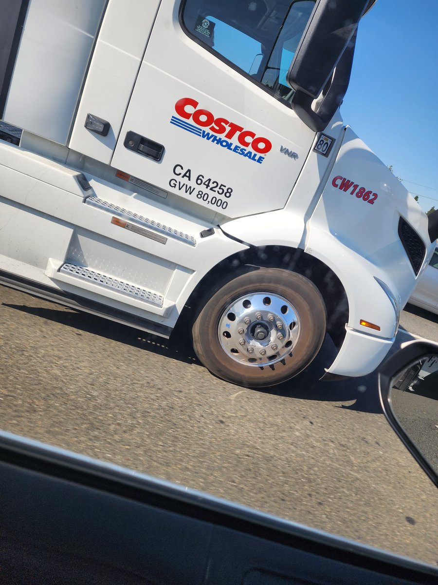 mschelliel's tweet photo. #costco 
Dangerous costco driver hwy 101 north san jose Aug 2nd 2024 at 0930. Not signaling,  cutting people off, blocking other drivers. Tried to email costcono good https://t.co/69mHeC4BOH