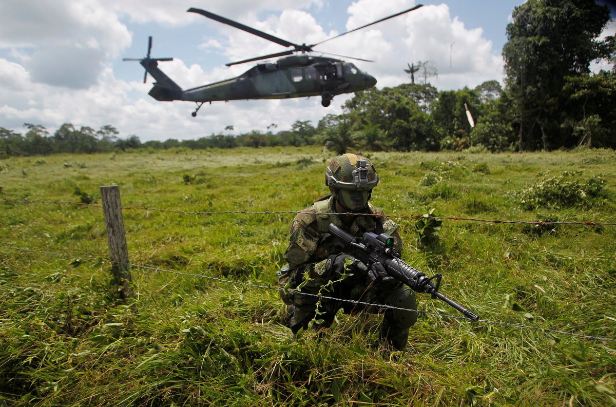 TolimaOnline's tweet photo. #Tolima Cuatro delincuentes atentaron contra una base militar en el municipio de Ataco. #TolimaOnline 
https://t.co/dyDahnaY7T https://t.co/sKC1pcXVL2