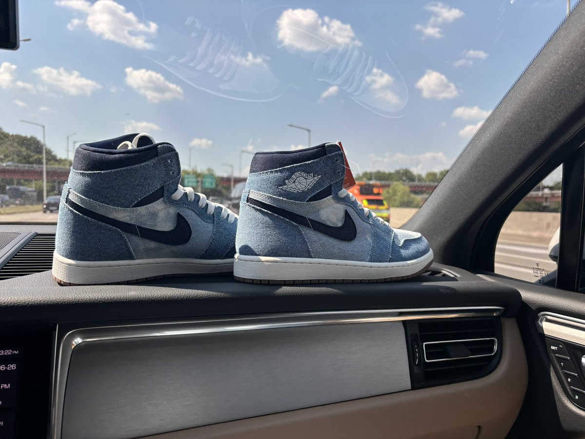 この前おれが買ったジョーダンと同じやんけWWWWWWWWWWWWWWWWWWWWWWWWWWWWWWWWWWWW