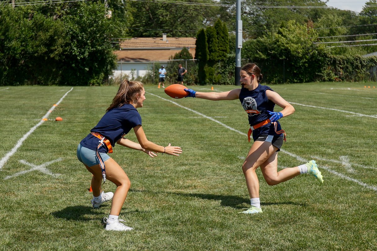 BearsOutreach's tweet photo. Yesterday, #DaBears hosted a Monster Flag Clinic for Rolling Meadows &amp; Prospect High School's first ever girls flag football teams with help from former Bears CB Ray McElroy.
#ThisIsHSFootball https://t.co/c5LQzL1Ysm