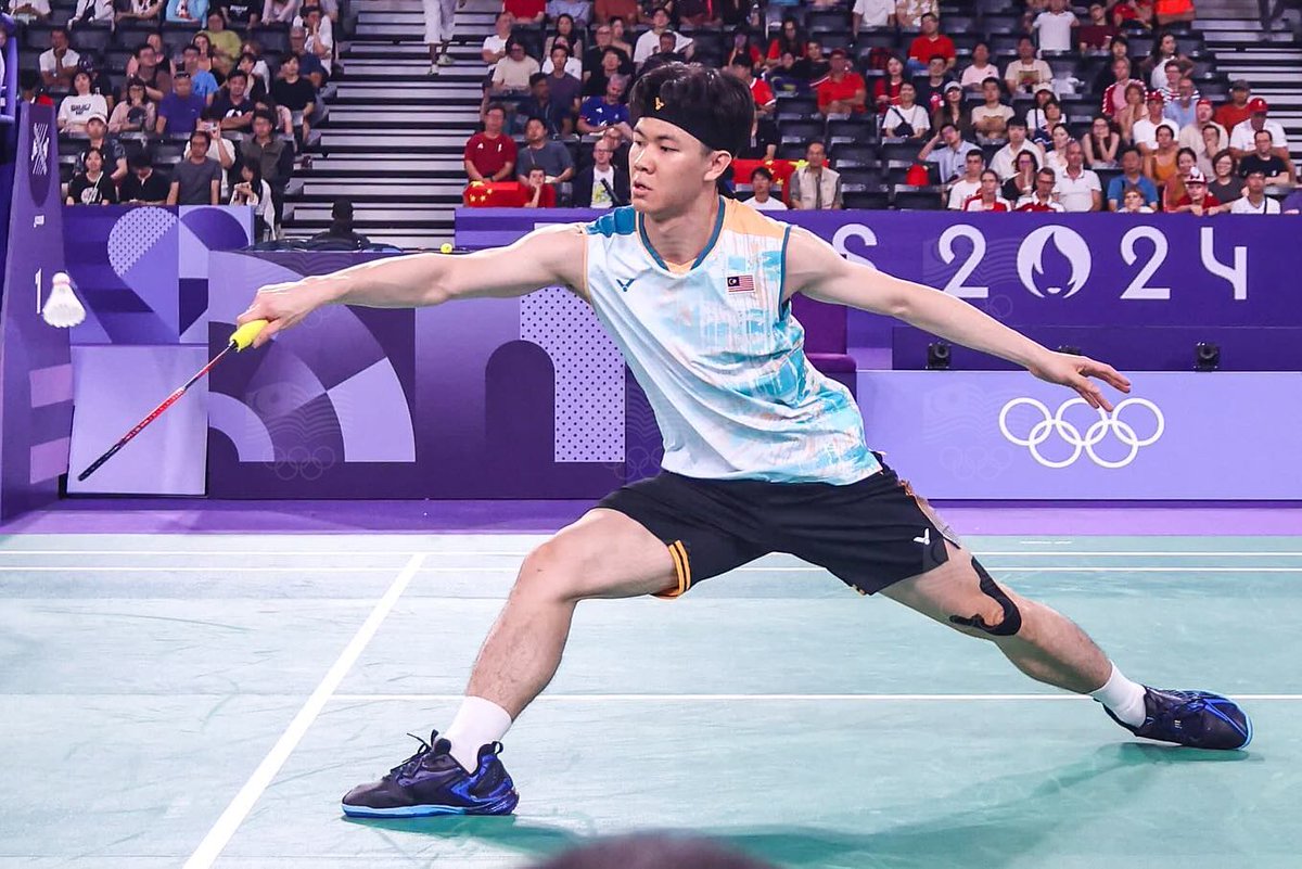 olympicmas's tweet photo. Lee Zii Jia OLY continues his winning streak by defeating the fourth seed from Denmark, Anders Antonsen, in an emphatic manner with a score of 21-17, 21-15. In the semi-finals, Zii Jia will face 2023 World Champion, Kunlavut Vitidsarn from Thailand on 4 August 2024.

Let’s go, Zii Jia!

#OlympicMAS
#Paris2024