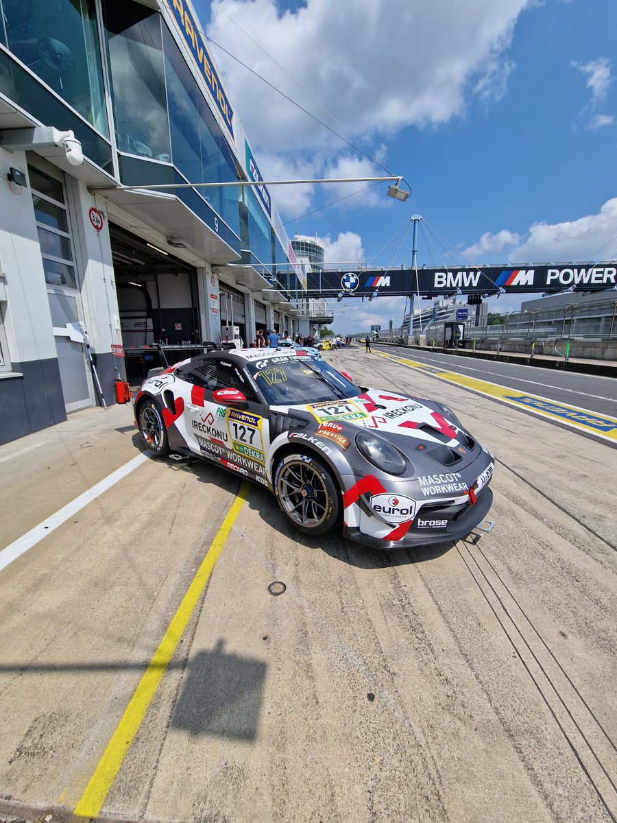 TomCoronel's tweet photo. Another day on this legendary track done, always happy to be on the Ring. 💚💚 Car feels good, team’s ready and so are we. 🤙 Let’s get the 6h race started! 🔛

#Porsche991 #PorscheGT3 #Nordschleife https://t.co/NJaHTWpaUQ