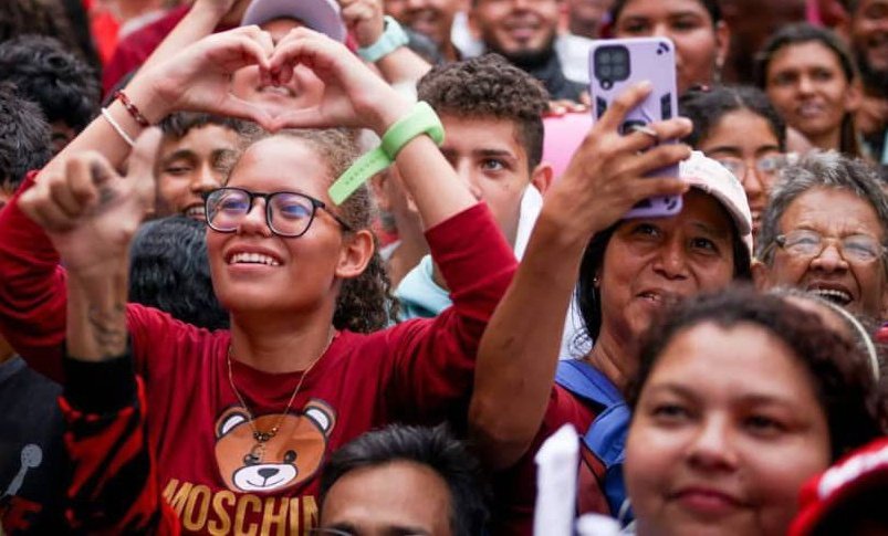 #2agosto  🇻🇪 

#MujeresPorLaPaz

¡Un país que vive con hermandad!