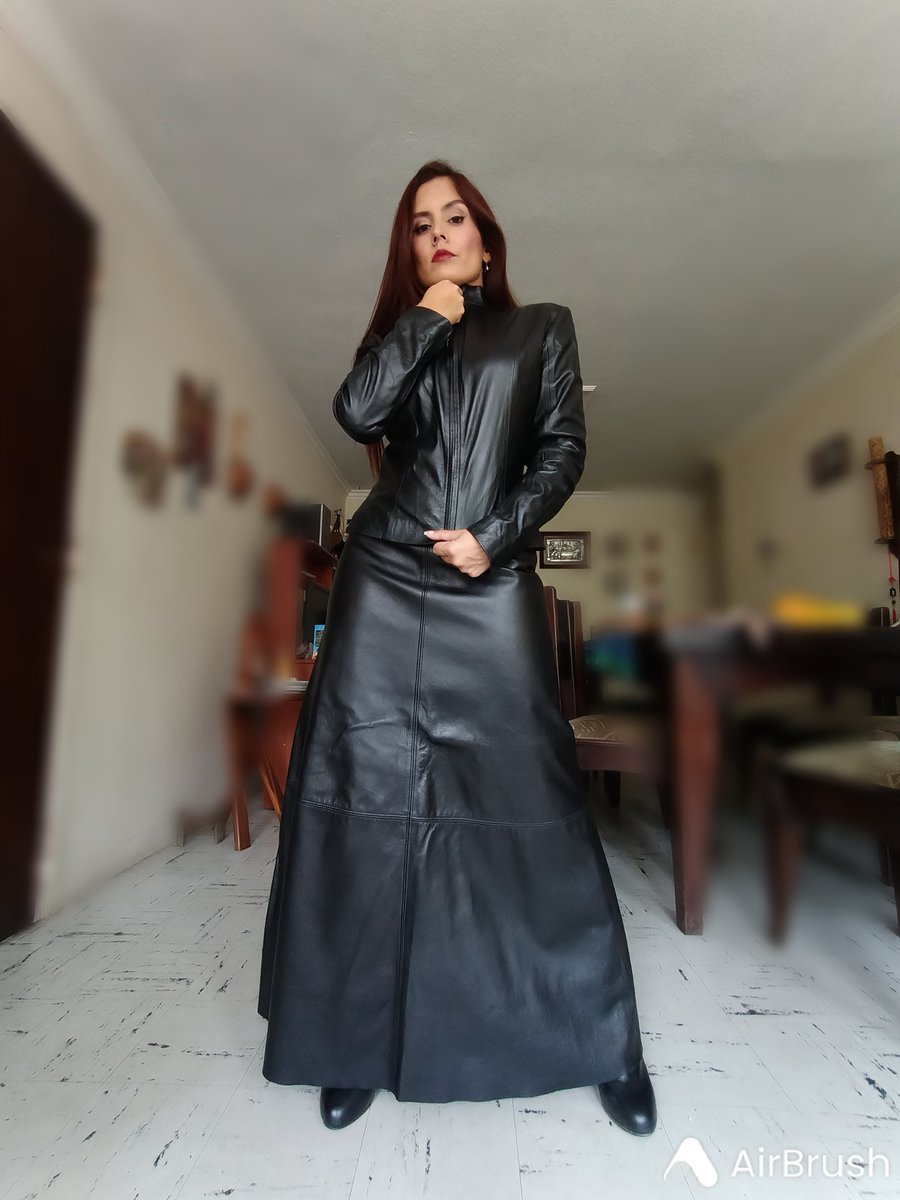goddesadri's tweet photo. some leather darling?

#leather #fendom #femdom #dominatriz #dominatrix #Mistress #goddes #Boothill #HeelsLegs #heel https://t.co/qiQj67o13a