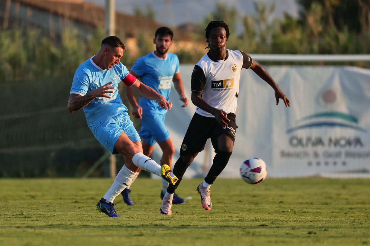 <a href="/DavidMateos44/">David Mateos</a> <a href="/Academia_VCF/">Academia VCF #ADNVCF 🦇</a> 📢🔚‼️ FINAL DEL PARTIDO

⚔️ Selección #AFEFútbol 1️⃣ 🆚 2️⃣ #VCFMestalla (<a href="/Academia_VCF/">Academia VCF #ADNVCF 🦇</a>)
 
⚽️ 1-0 (14’): <a href="/DavidMateos44/">David Mateos</a>.
⚽️ 1-1 (23’): Serra.
⚽️ 1-2 (75): Jaume.