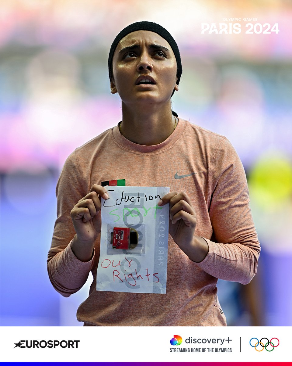 Eurosport_IT's tweet photo. "Istruzione" e "I nostri diritti" 👏

Il potentissimo messaggio della centometrista afgana Kimia Yousofi dietro il suo pettorale per tutte le donne del suo paese 

#Olympics📷 #HomeOfTheOlympics #Olimpiadi #Parigi2024📷 #Paris2024📷 https://t.co/xrLHMkf4Md