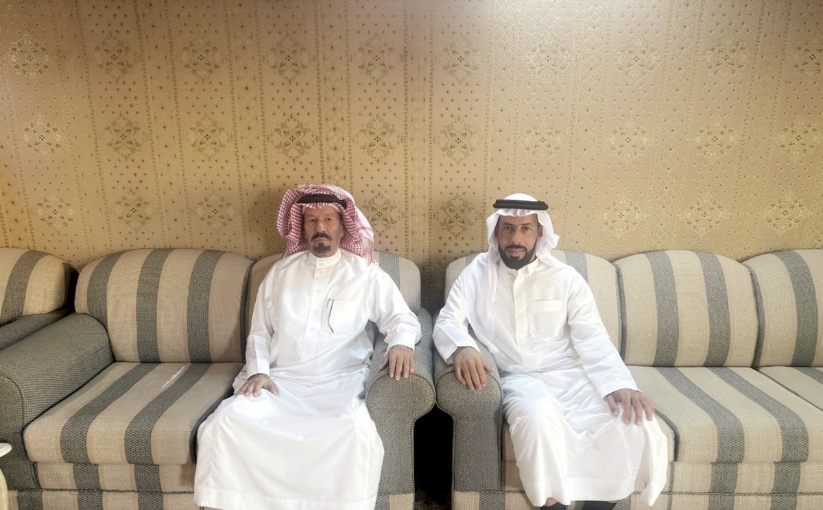 EbnAssem's tweet photo. تشرفت هذا اليوم بلقاء الشيخ/ ذعار بن ناصر العقيلي في مجلسه بمركز أم سريحه، وقد تناقشنا في بعض الأحداث التاريخية ، فله مني كل الشكر والتقدير . https://t.co/Eh4otIlvfW