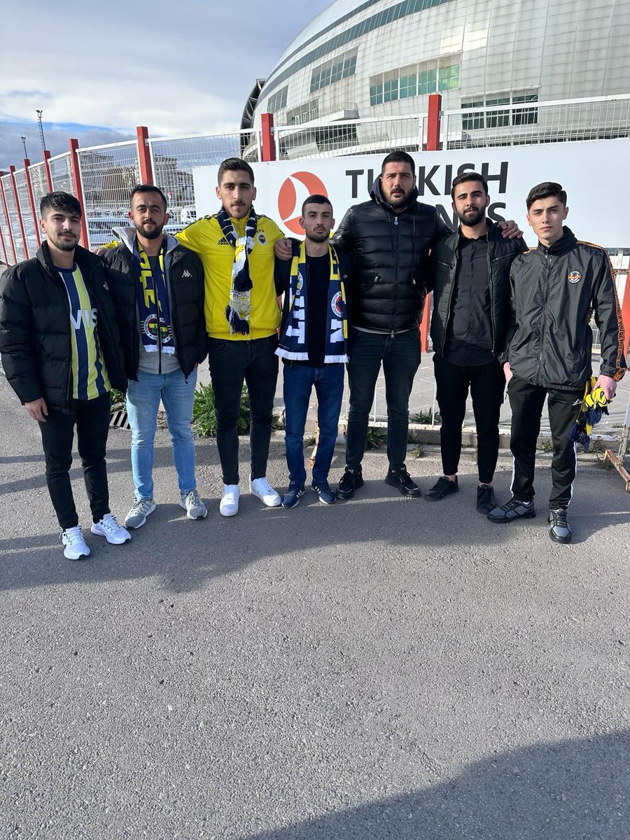İT ÜRÜR, KERVAN YÜRÜR

Alayınıza <a href="/CemGolbasi/">Cem Gölbaşı</a>