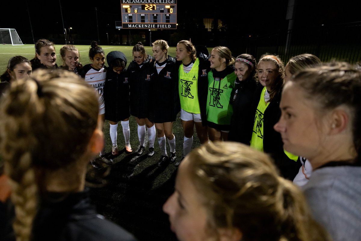 khornets's tweet photo. Congratulations to the @KzooWSoccer and @kzoomensoccer teams for being awarded the USC Team Academic Award! Throughout the 2023-24 academic year, the women maintained a 3.63 team GPA, and the men finished with a 3.02. #GoHornets https://t.co/gSwjD9Qce4