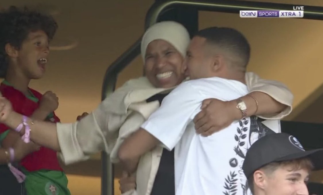 LA RÉACTION DE LA MAMAN D’ACHRAF HAKIMI SUR SON BUT ❤️