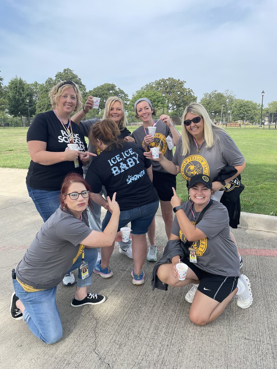 Strike a froze!🍧❄️ #iceicebaby <a href="/denisonisd/">𝗗𝗲𝗻𝗶𝘀𝗼𝗻 𝗜𝗦𝗗</a> <a href="/DISDLearns/">𝐃𝐞𝐧𝐢𝐬𝐨𝐧 𝐈𝐒𝐃 𝐋𝐞𝐚𝐫𝐧𝐬</a> <a href="/DISDDirector/">Shonda Cannon</a> @lamarleadeb