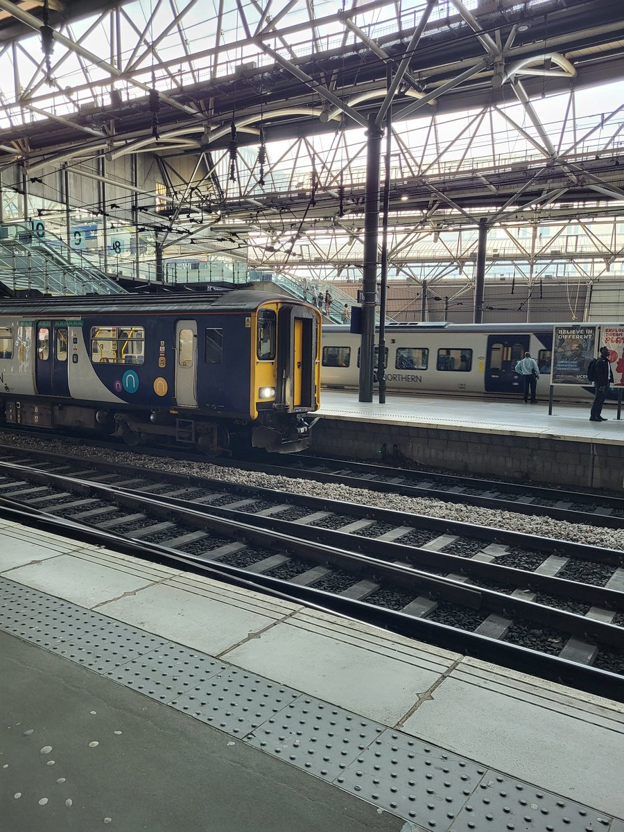 peatster68's tweet photo. Another train another gig richard ashcroft in halifax https://t.co/kW5Oq5moG2