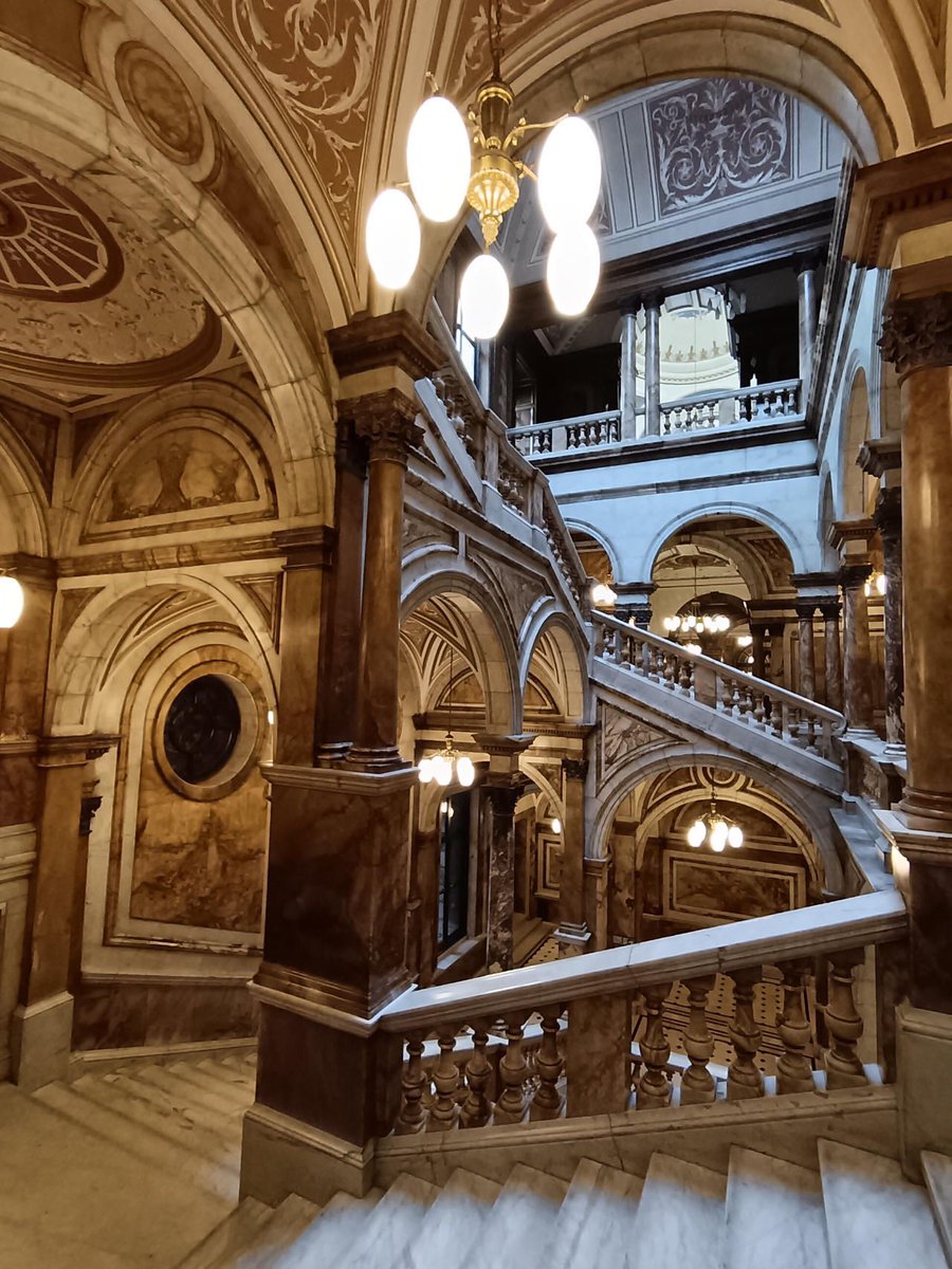 BMVCconf's tweet photo. 4 months to go for #BMVC2024! 🥳This is a sneak peak of the beautiful #Glasgow city chambers where we will be hosting the drink reception ! 🍻#VisitGlasgow Stay tuned for more updates! https://t.co/cSfRwwohu9