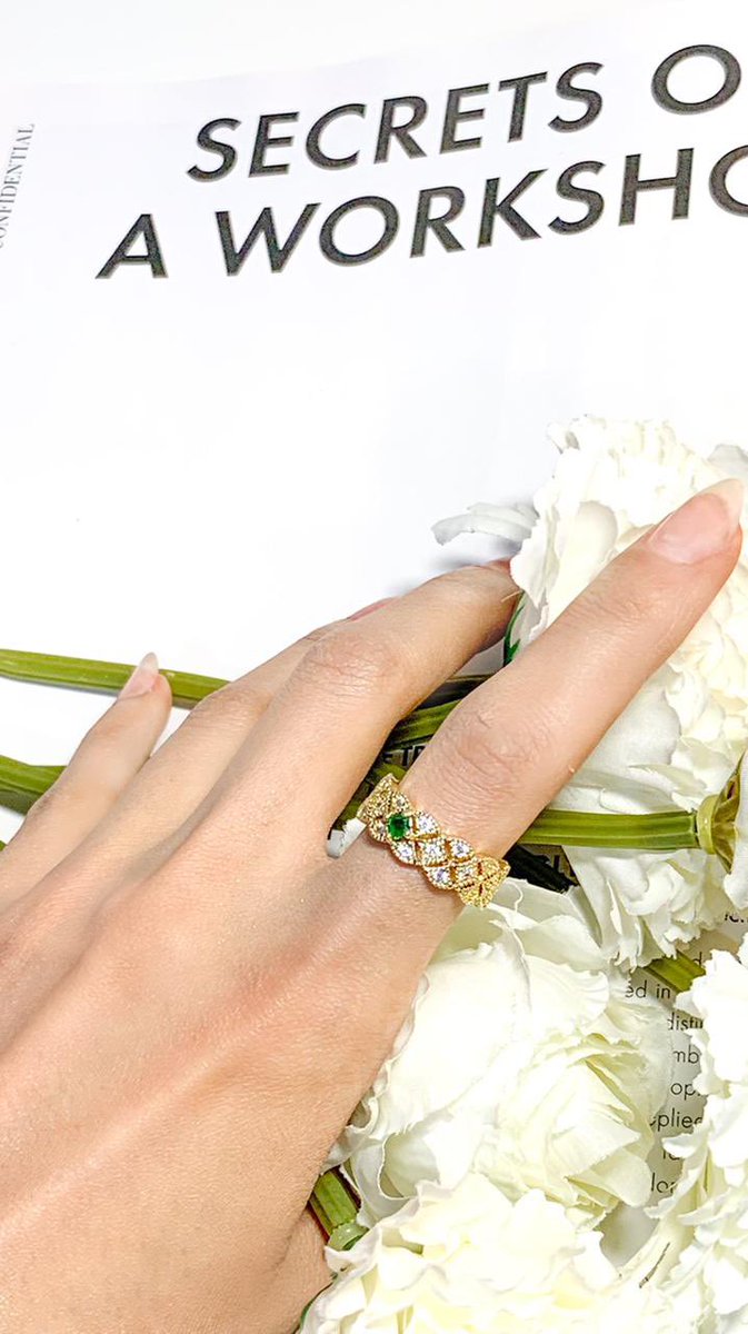 اللون الأخضر دايم يحلّي المجوهرات✨💚