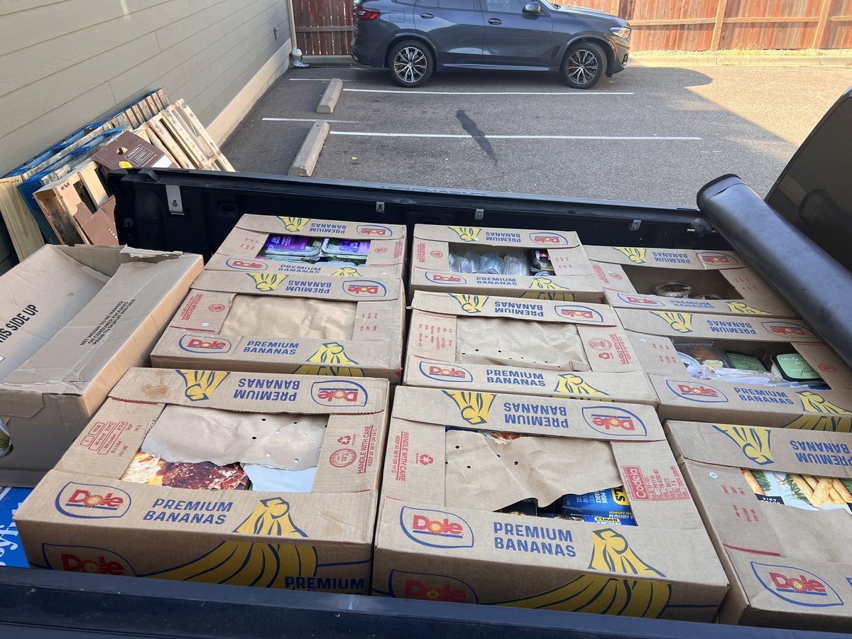 MyersVote's tweet image. Food Rescue Friday.  Huge day of food rescue from @cubfoods.  This will be much needed for our community and to stock the shelves at the @WestonkaFoodies.  #foodinsecurity #togetherwecan #listening #community #listening #publicservice #solutions #yourbackyard