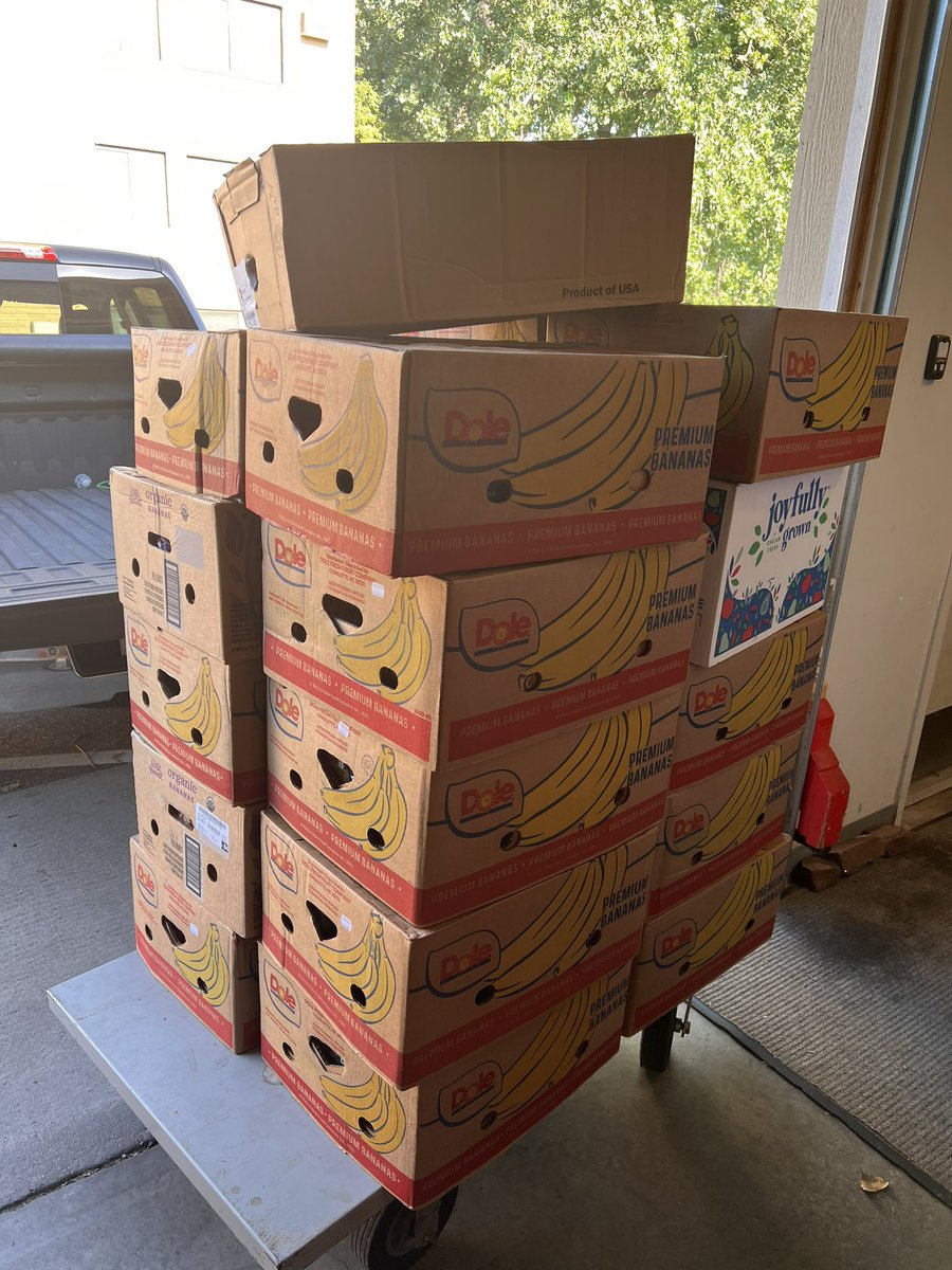 MyersVote's tweet image. Food Rescue Friday.  Huge day of food rescue from @cubfoods.  This will be much needed for our community and to stock the shelves at the @WestonkaFoodies.  #foodinsecurity #togetherwecan #listening #community #listening #publicservice #solutions #yourbackyard