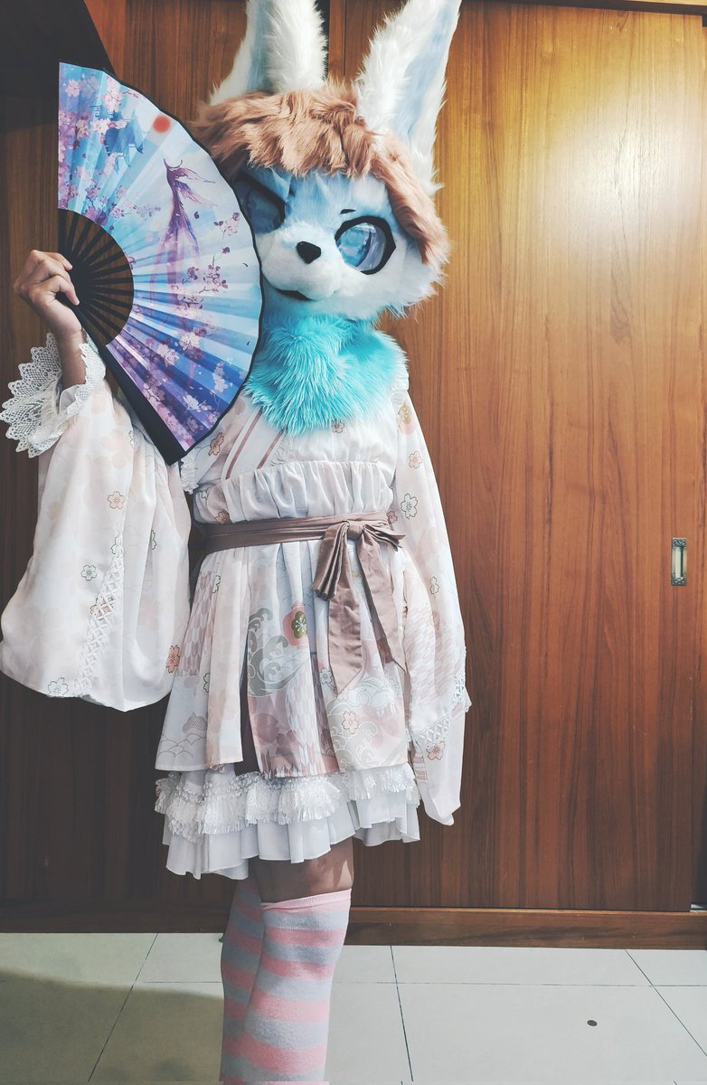 NairoOxO's tweet image. 買了個束腰，應該有顯的比較瘦（？