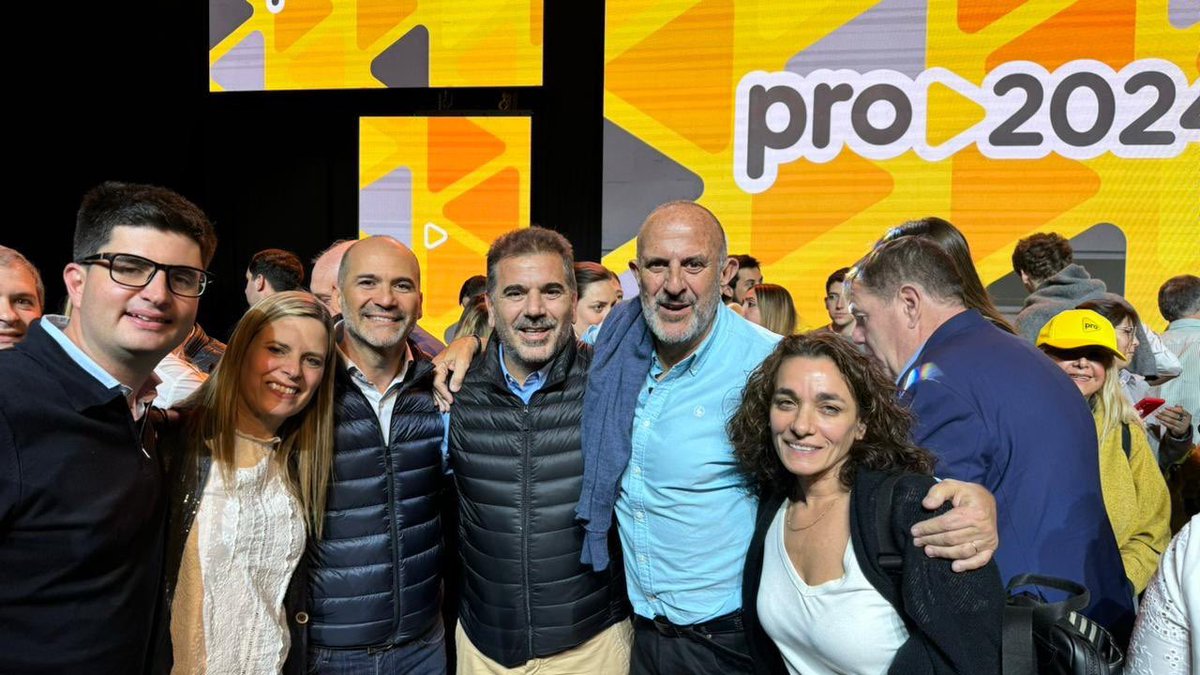 Gracias <a href="/macri/">mauricio macri</a> por seguir marcando el camino. Me quedo con estas palabras “además de coraje se necesita un equipo para llevar adelante la transformación en Argentina”.
Gracias Nacho Torres, Martin Yeza, Rogelio Frigerio y a todas las autoridades nacionales que nos recibieron.